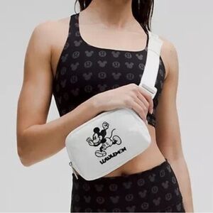 LULULEMON DISNEY Everywhere Belt Bag 1L White MICKEY MOUSE in Motion Graphic